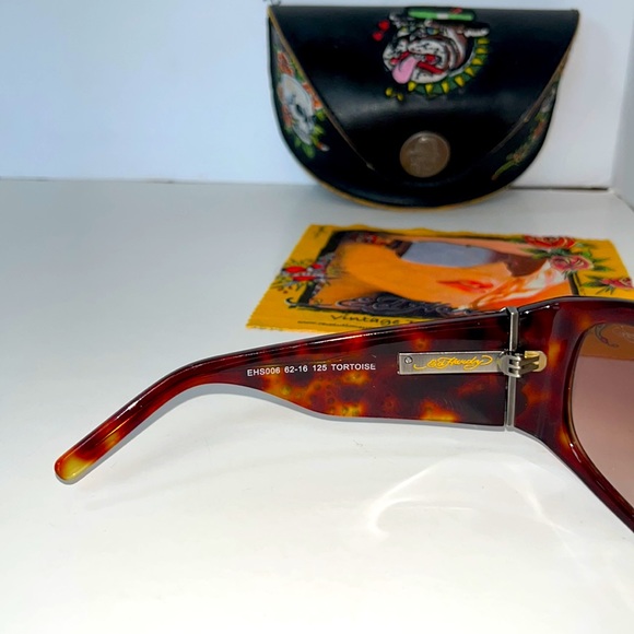 Vintage Ed HardyTattoo,True Love/Bulldog, SwarovskiCrystal & Tortoise Sunglasses - Picture 9 of 12